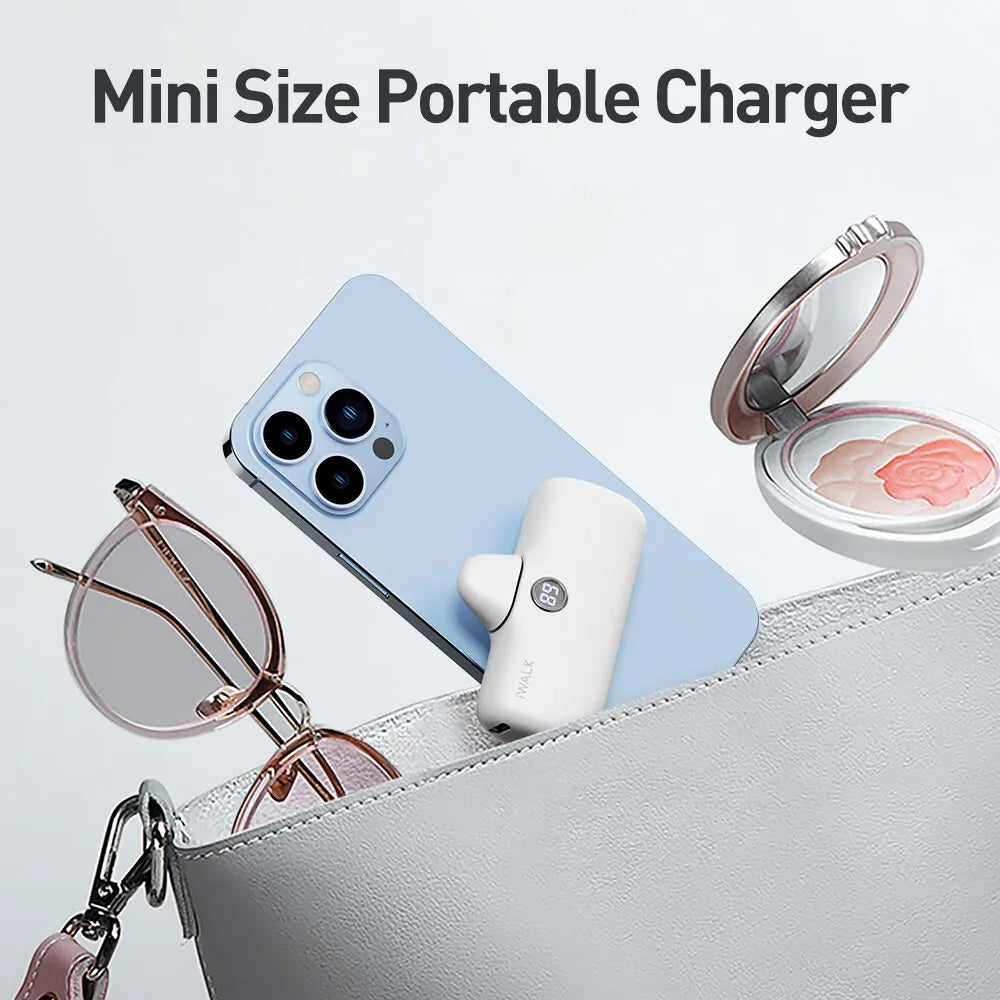 IWALK  Capsule Pocket Mini Power Bank Portable 4800mAh Fast Charging Power Bank Digital Display Suitable for iPhone Lightning